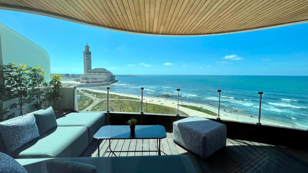 Modern Apartment with Ocean View